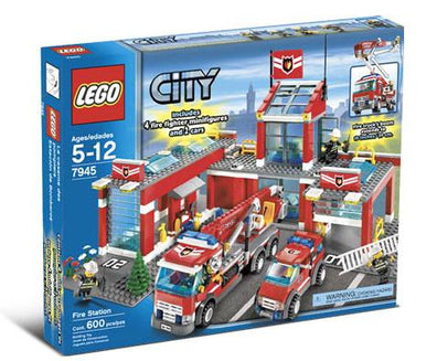 LEGO Set-Fire Station (2007)-Town / City / Fire-7945-1-Creative Brick Builders